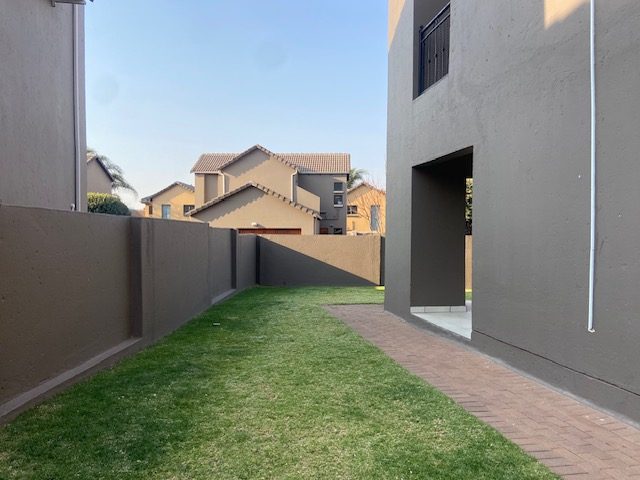 3-Bedroom Townhouse To Rent in Amorosa, Roodepoort — image 40