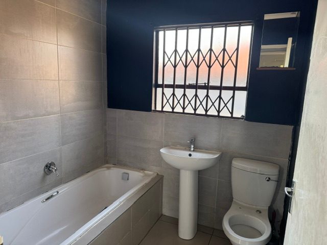 Charming 3-Bedroom Home to Let in Waterfall View Estate — image 13