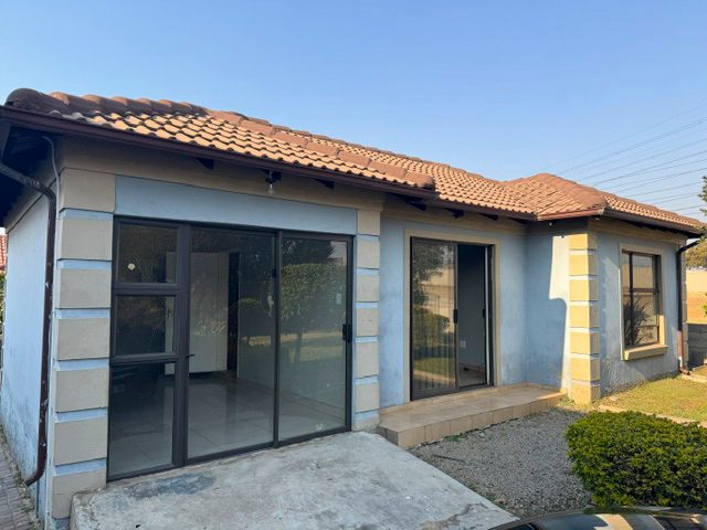 Charming 3-Bedroom Home to Let in Waterfall View Estate — image 16