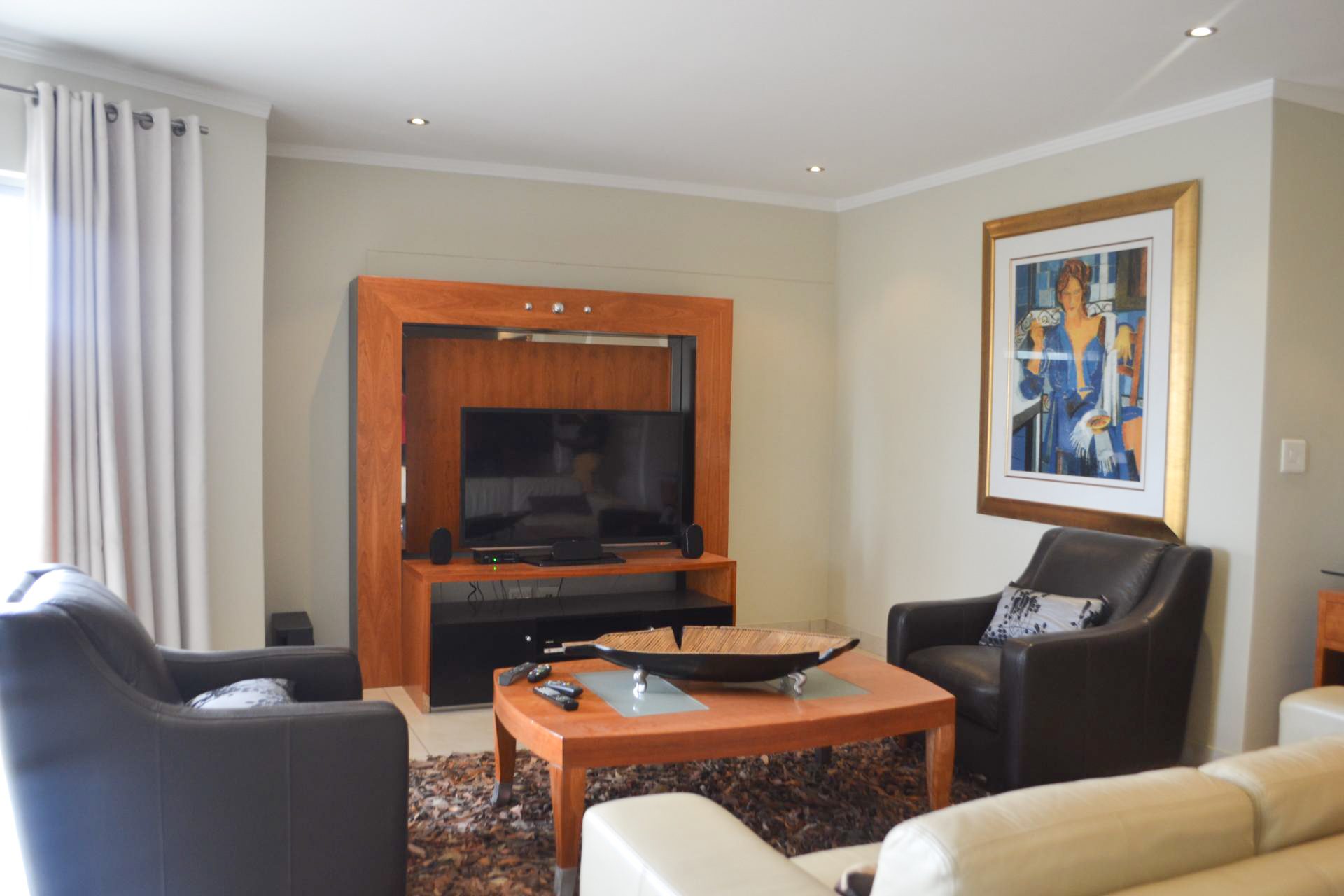 35 Fredman Drive, Sandhurst Towers — image 3