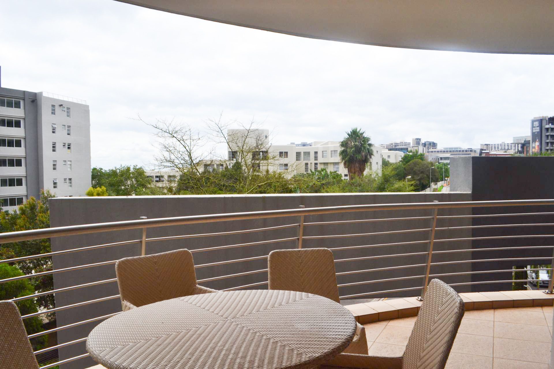 35 Fredman Drive, Sandhurst Towers — image 5