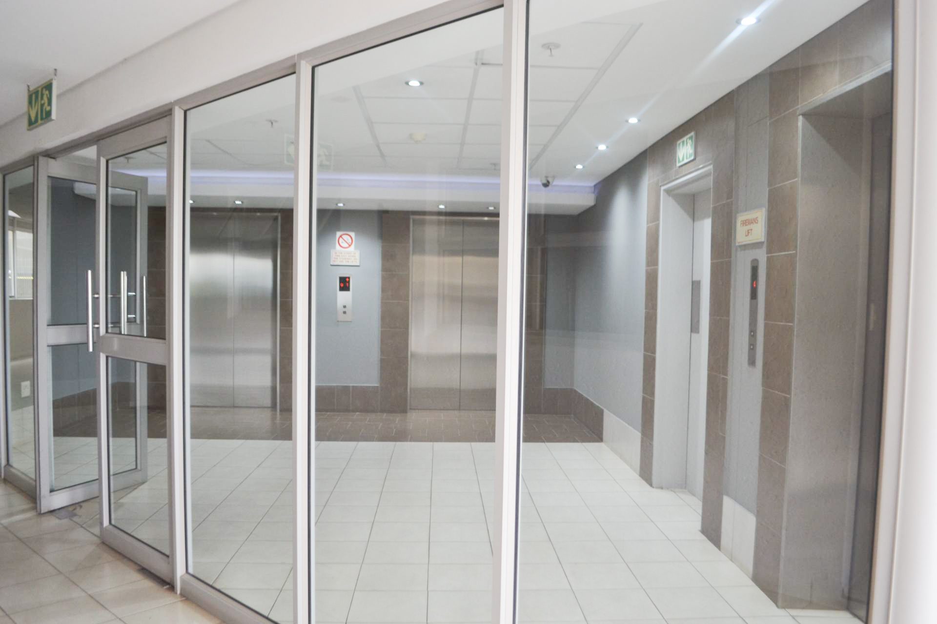 35 Fredman Drive, Sandhurst Towers — image 26