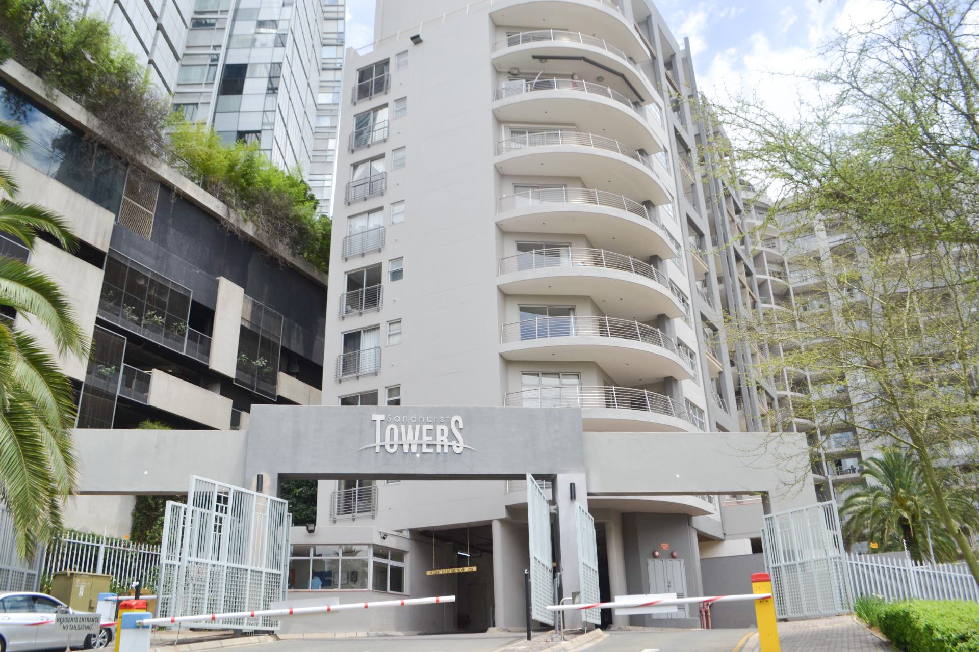 35 Fredman Drive, Sandhurst Towers