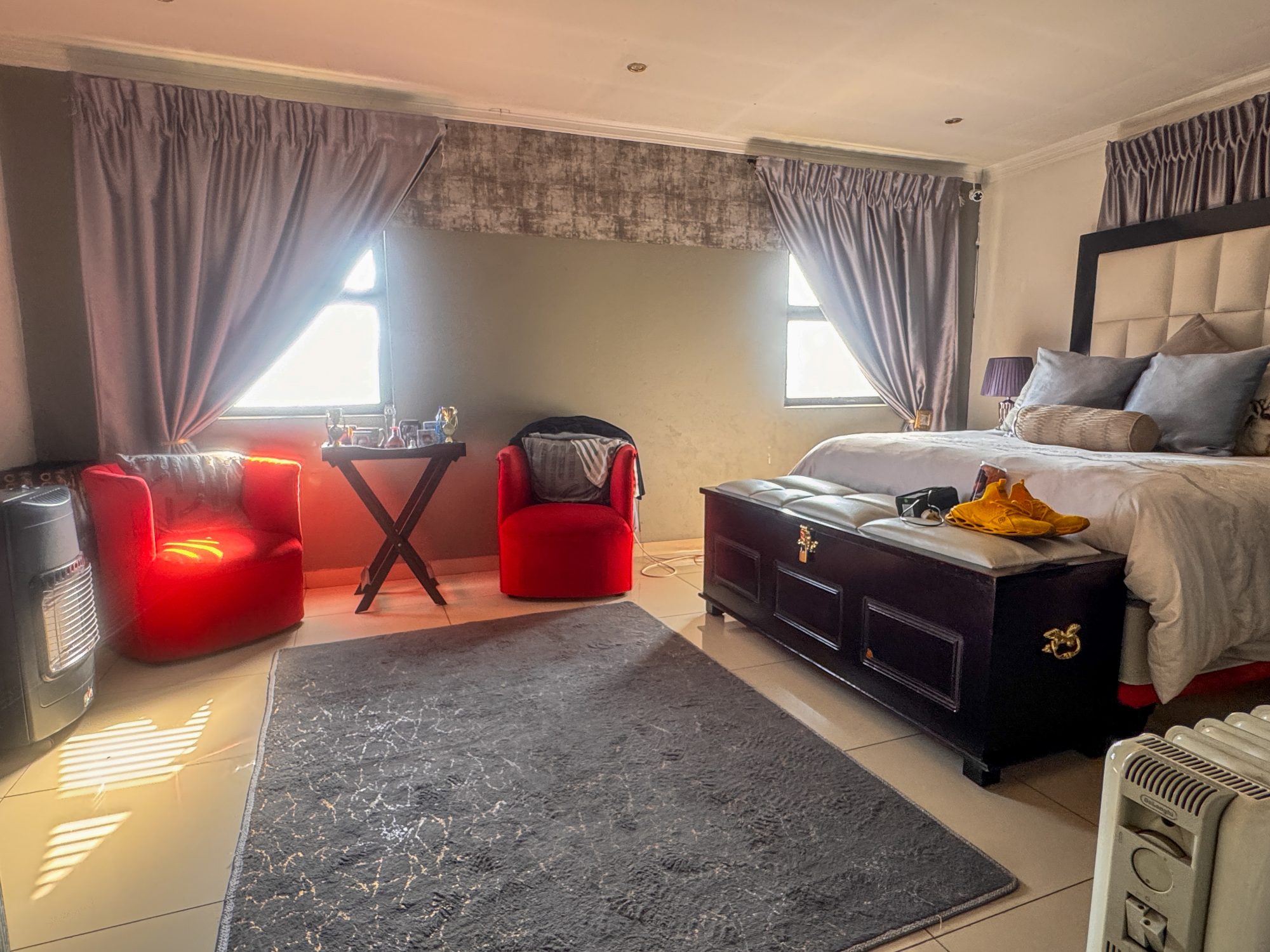 Spacious Double Storey Family Home with Modern Finishes & Excellent Security — image 12