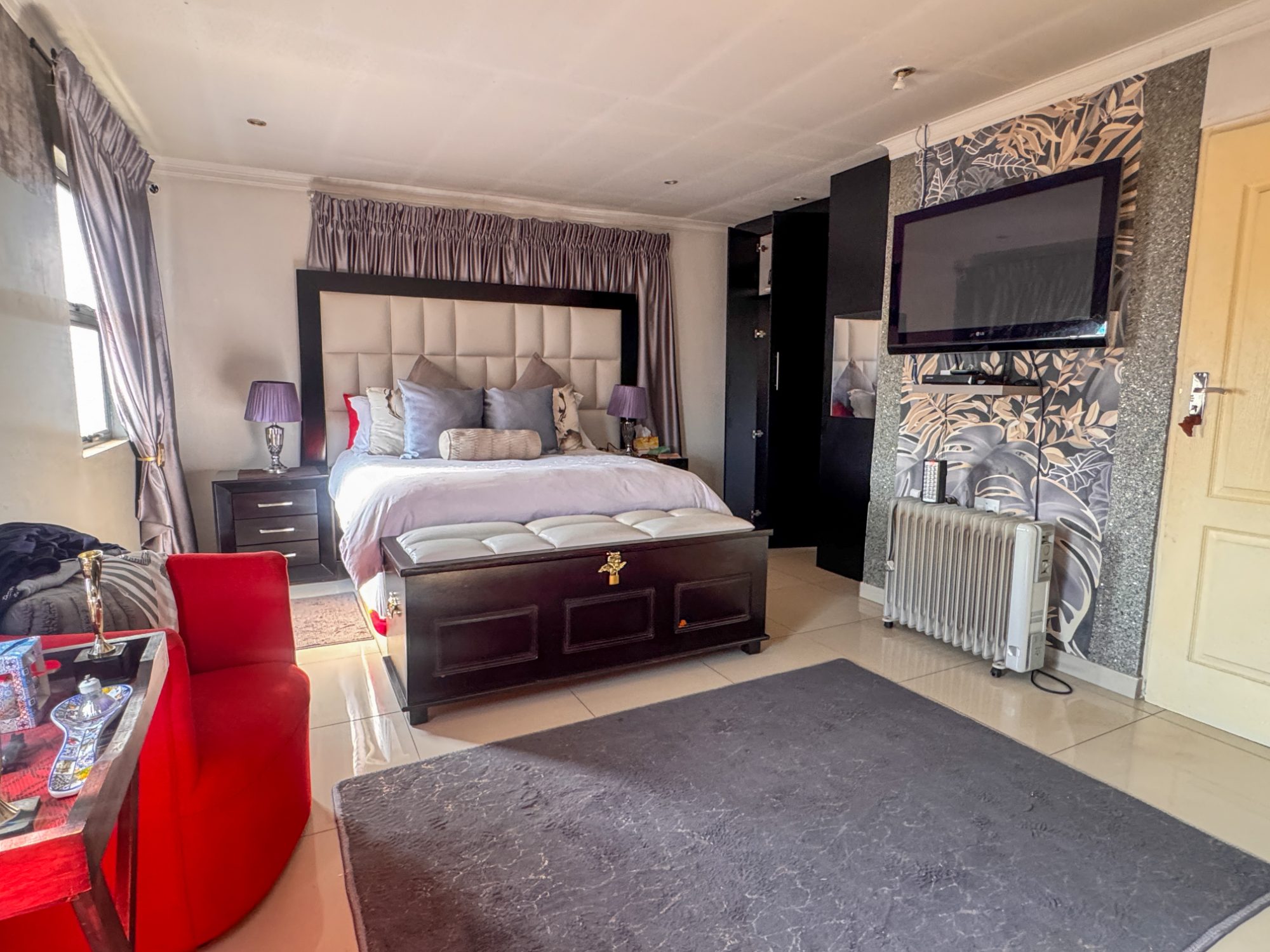 Spacious Double Storey Family Home with Modern Finishes & Excellent Security — image 13
