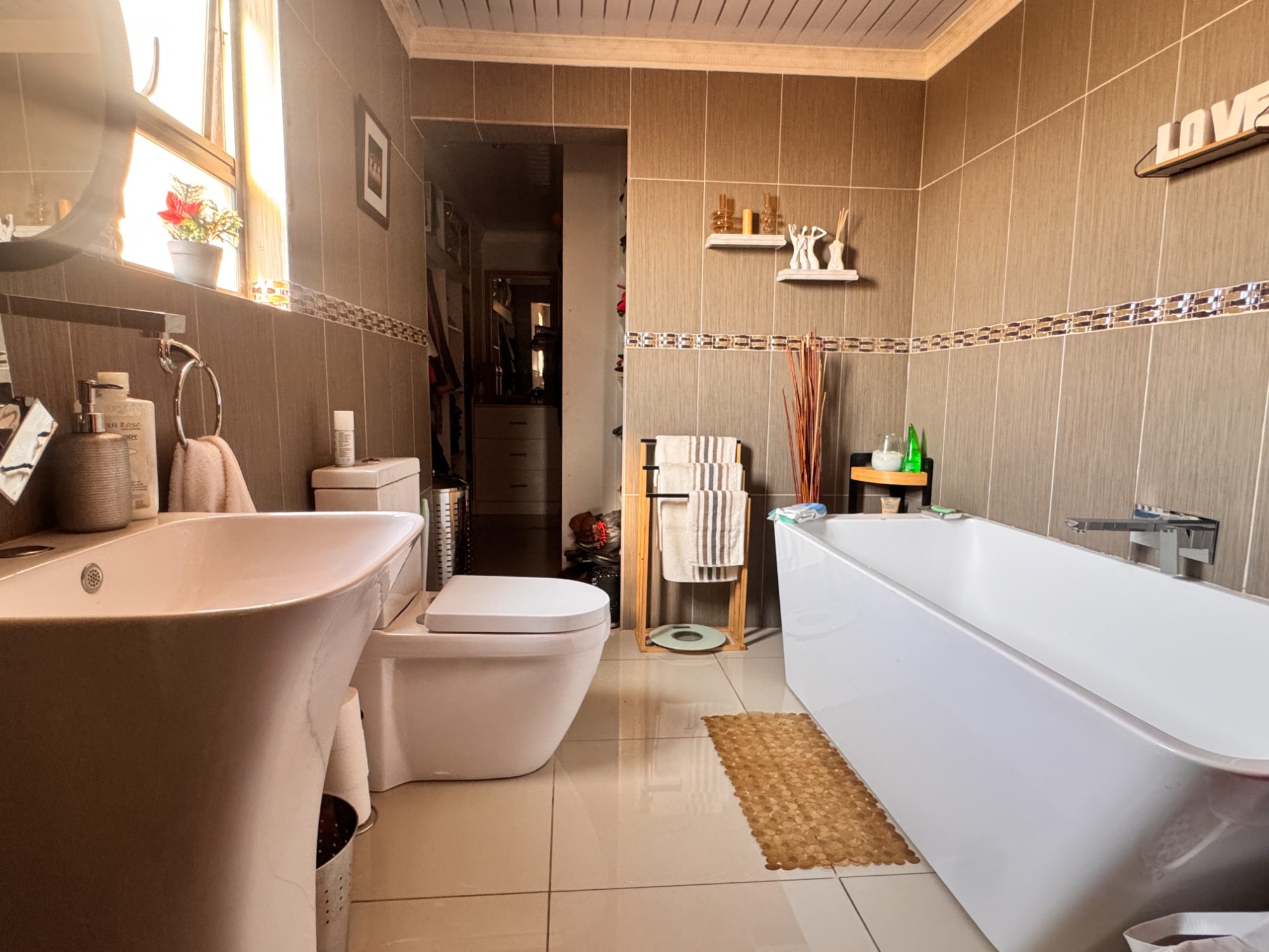 Spacious Double Storey Family Home with Modern Finishes & Excellent Security — image 14