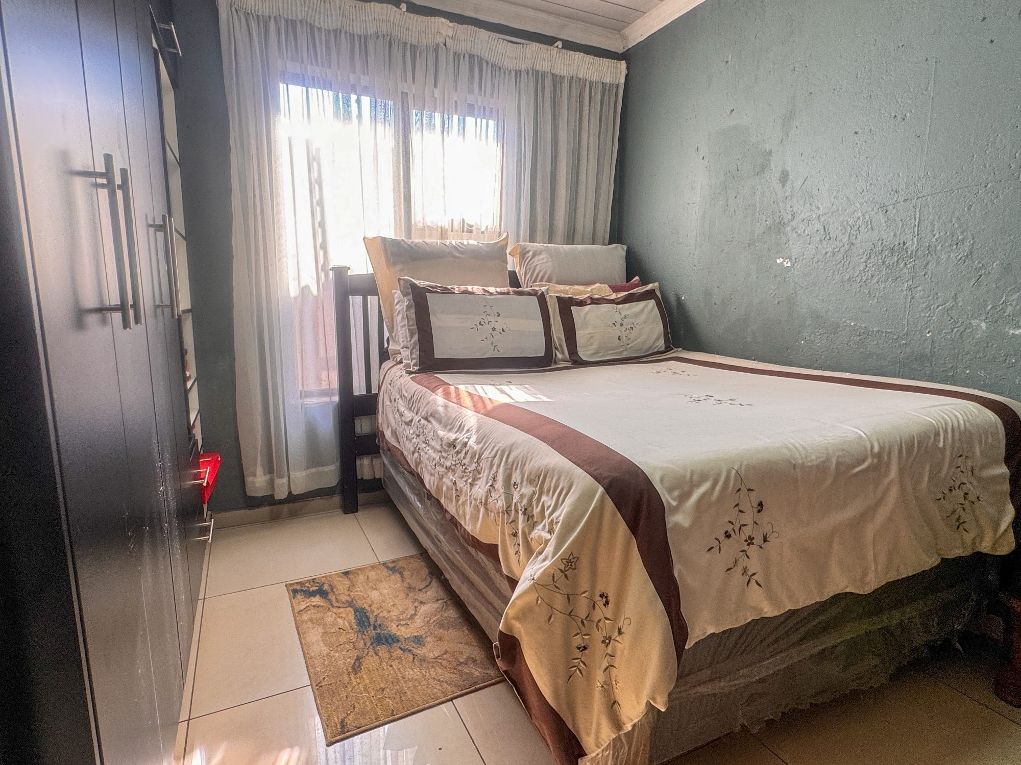Spacious Double Storey Family Home with Modern Finishes & Excellent Security — image 20
