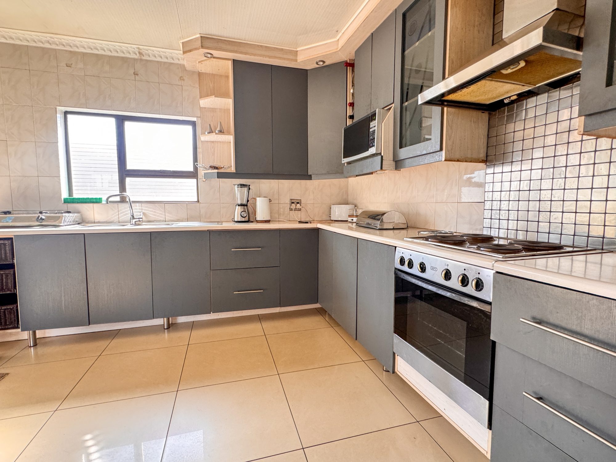 Spacious Double Storey Family Home with Modern Finishes & Excellent Security — image 27