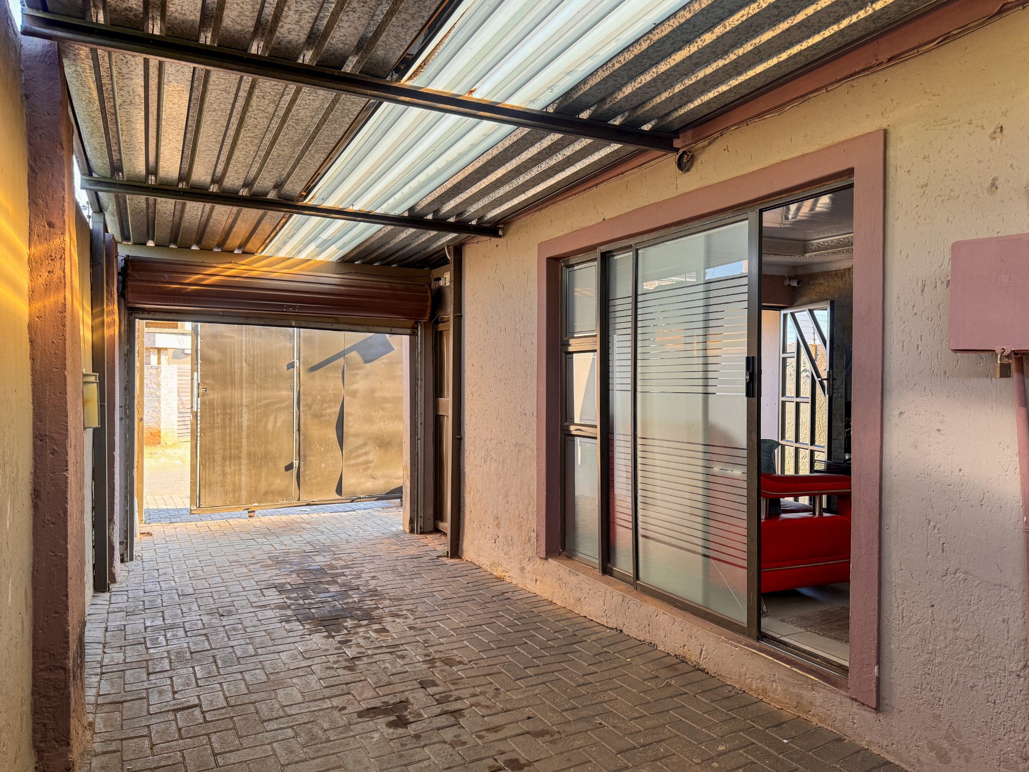 Spacious Double Storey Family Home with Modern Finishes & Excellent Security — image 22