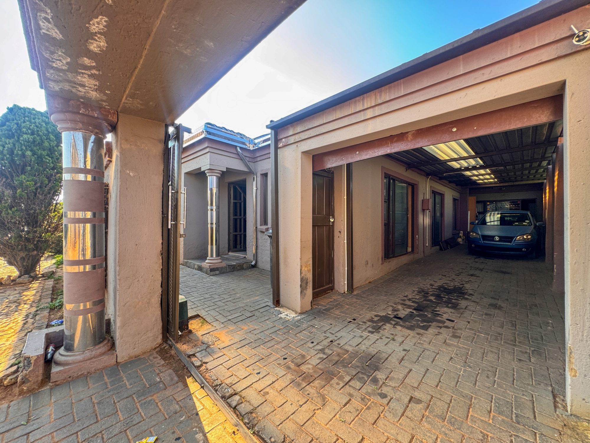 Spacious Double Storey Family Home with Modern Finishes & Excellent Security — image 23