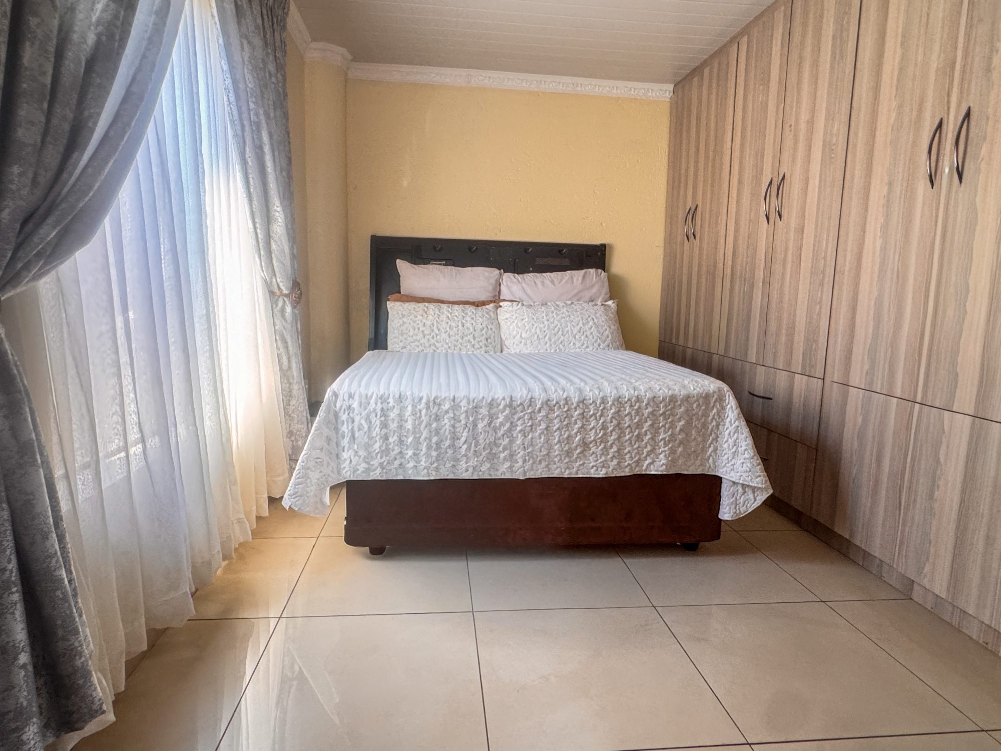 Spacious Double Storey Family Home with Modern Finishes & Excellent Security — image 17